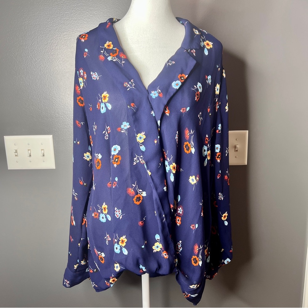 Gibson Faux Wrap Blouse | High-Low Hem | XL Floral Navy Top